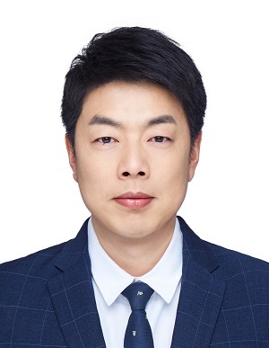 許占鳴一寸縮小1.jpg